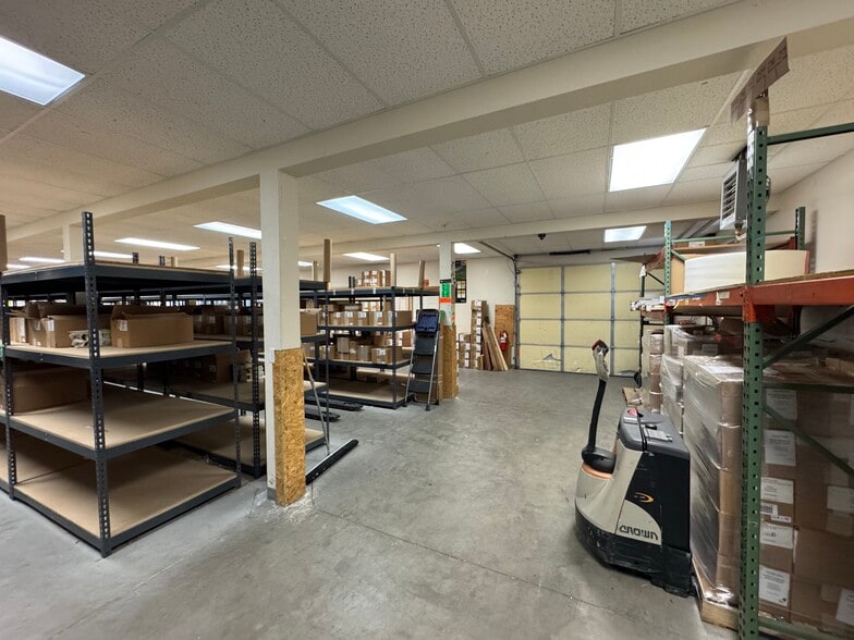 More Photos Of 210-212 Beaver Brook Canyon Rd, Evergreen Light Distribution For Sale