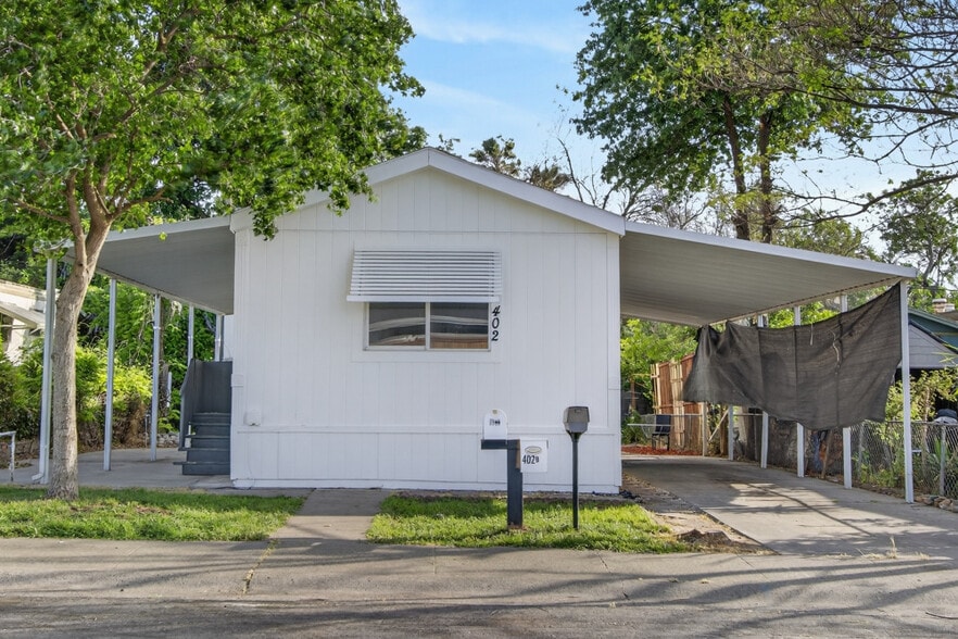 More Photos Of 402 Colin Kelly Dr, Roseville Apartments For Sale