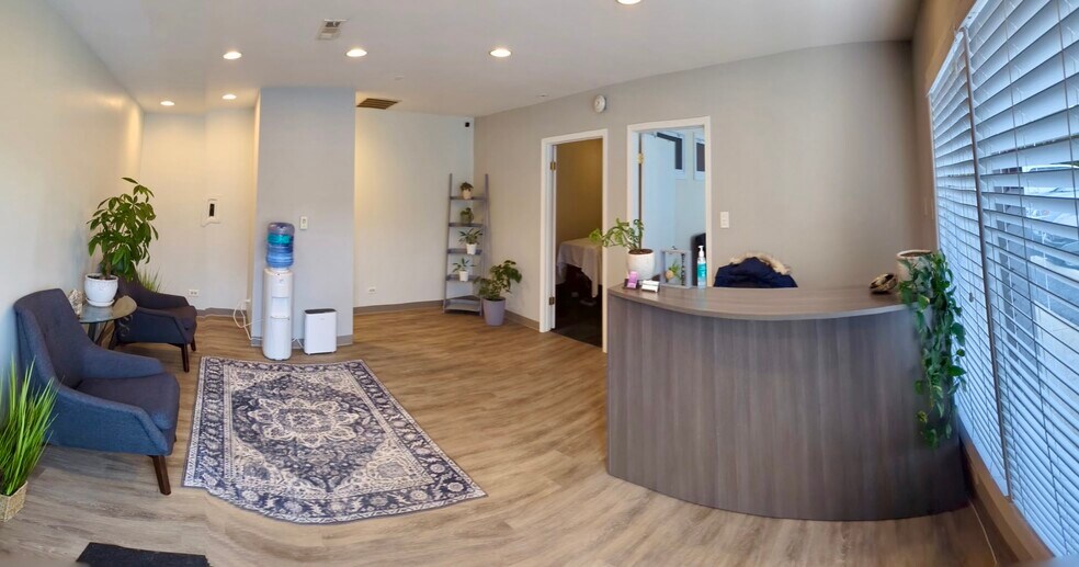 More Photos Of 381 N York Rd, Elmhurst Storefront Retail Office For Lease