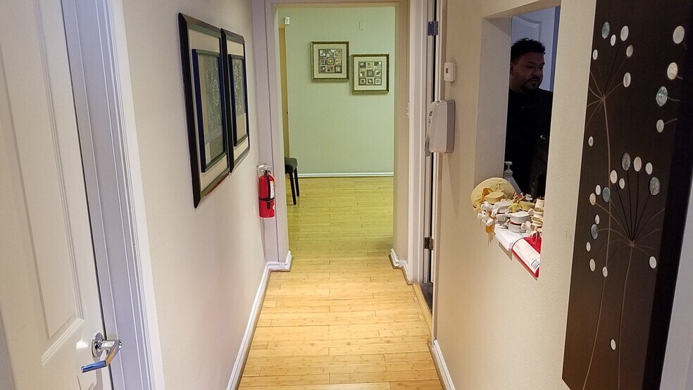 More Photos Of 1380 E Sahara Ave, Las Vegas Medical For Sale