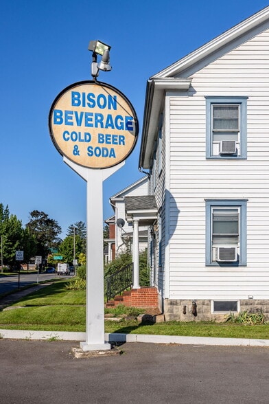 More Photos Of 910 W Market St, Lewisburg Freestanding For Sale