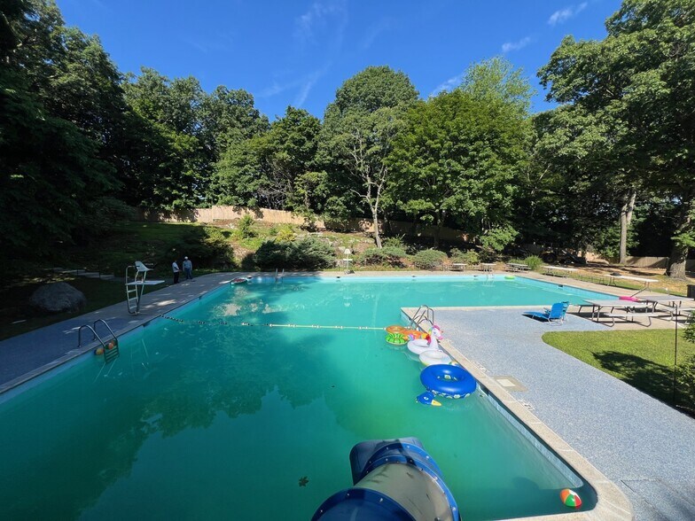 More Photos Of 202 W Hartsdale Ave, Hartsdale Health Club For Sale