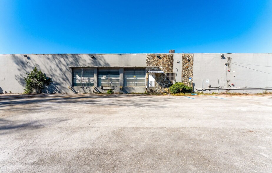 More Photos Of 7620 W 2nd Ct, Hialeah Warehouse For Sale