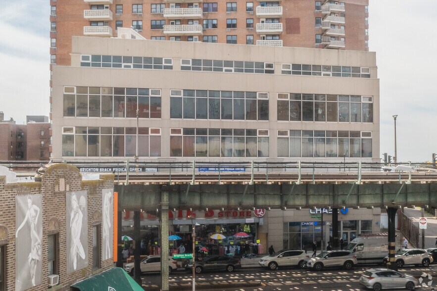 More Photos Of 128-132 Brighton Beach Ave, Brooklyn Office For Lease