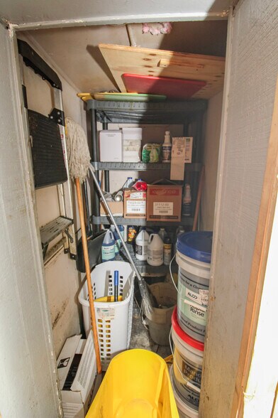 More Photos Of 54 McKinley St, Huron Bar For Sale