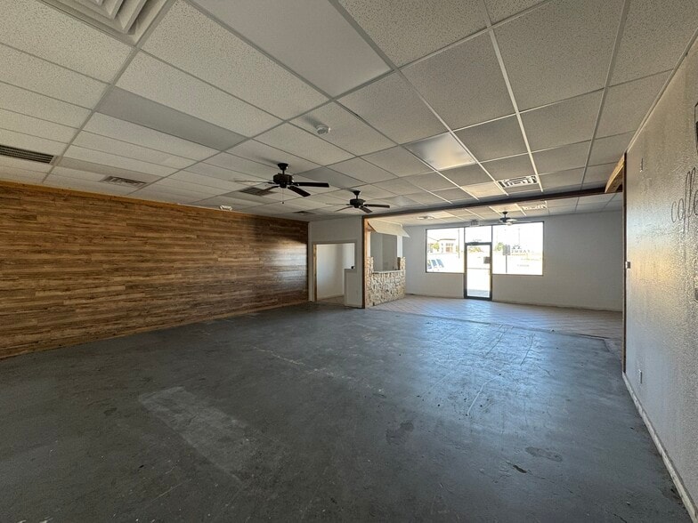 More Photos Of 705 N Main St, Maypearl Unknown For Lease