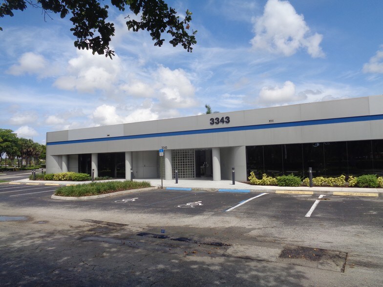 More Photos Of 3343 W Commercial Blvd, Fort Lauderdale Medical For Lease