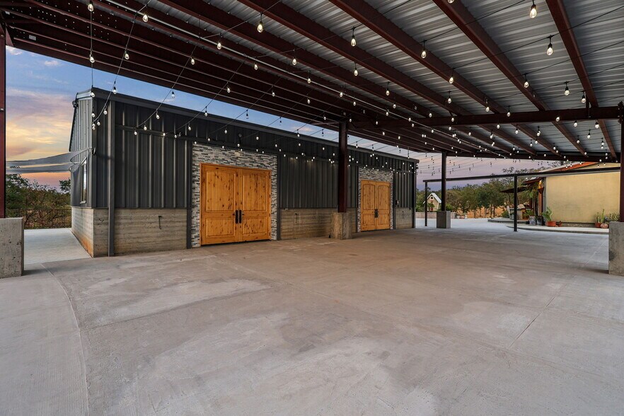 More Photos Of 16710 Oak Hollow Dr, Cottonwood Lodge Meeting Hall For Sale