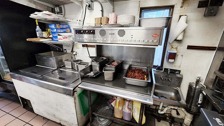 More Photos Of 302 Middle Rd, Blue Point Restaurant For Sale