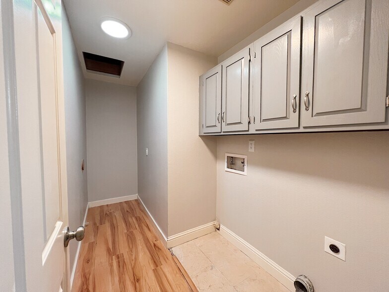 More Photos Of 301 Rivergate Way, Sacramento Multifamily For Sale