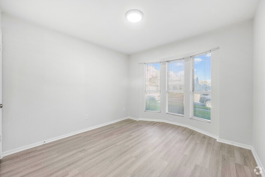 More Photos Of 2315 Moser Ave, Dallas Apartments For Sale