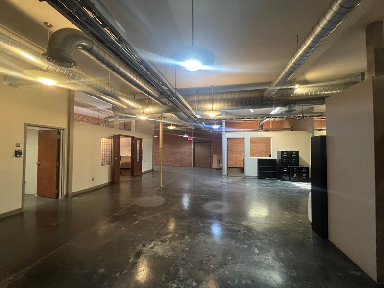 More Photos Of 624 W Sheridan Ave, Oklahoma City Office For Lease