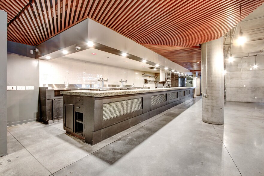 More Photos Of 1050 S Flower St, Los Angeles Apartments For Lease