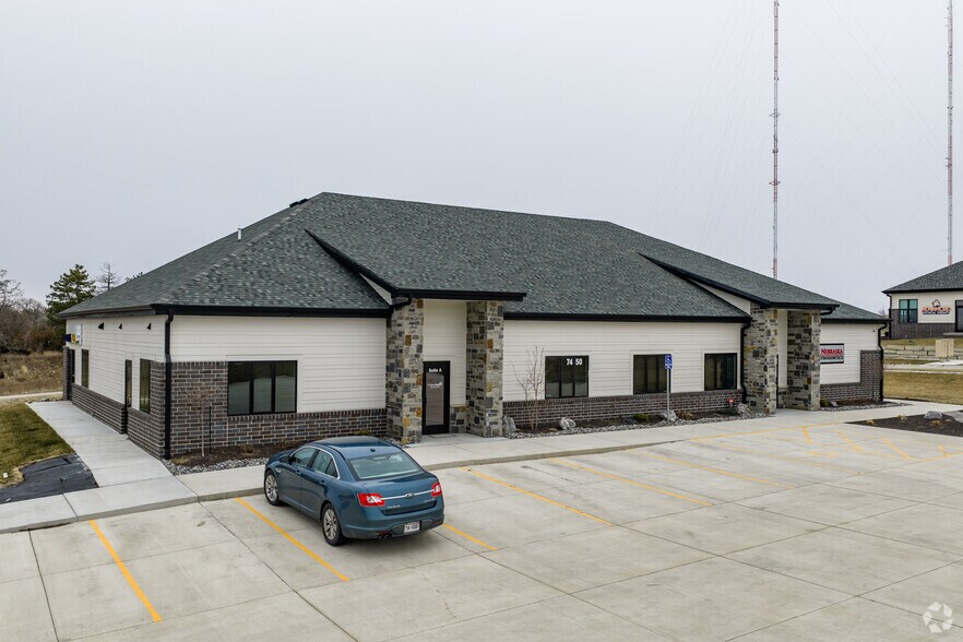 More Photos Of 7410 Suncrest Dr, Lincoln Office For Sale