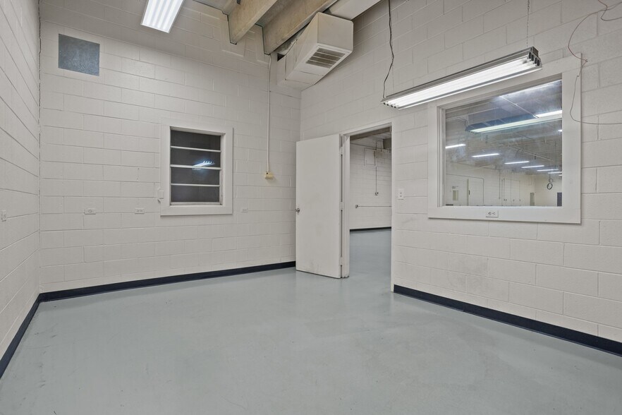 More Photos Of 157 Industrial Dr, King Warehouse For Lease