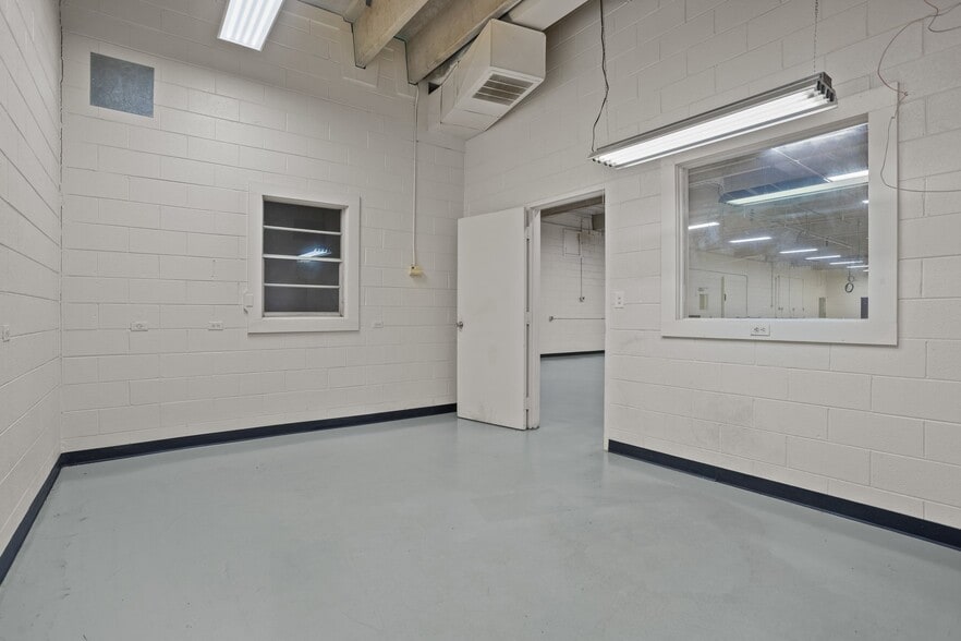 More Photos Of 157 Industrial Dr, King Warehouse For Lease