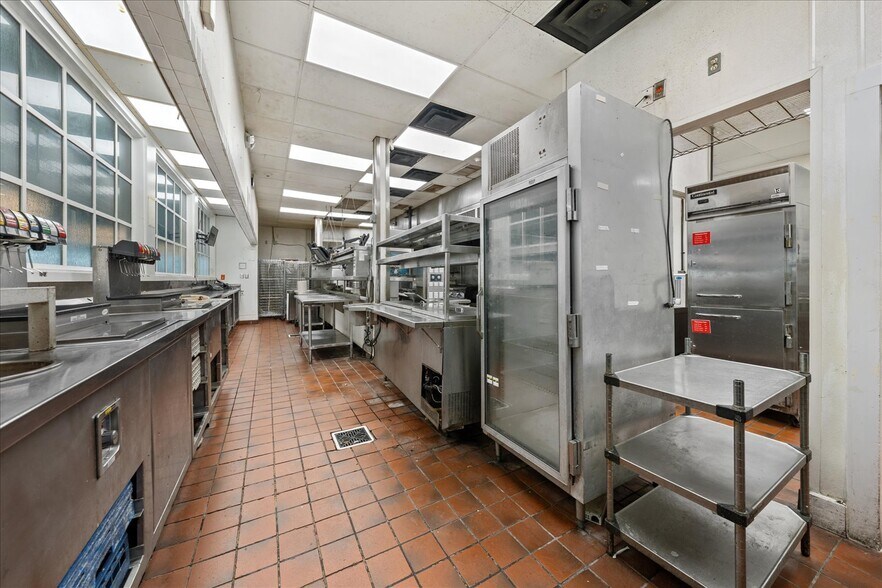 More Photos Of 1202 Murfreesboro Rd, Franklin Restaurant For Lease