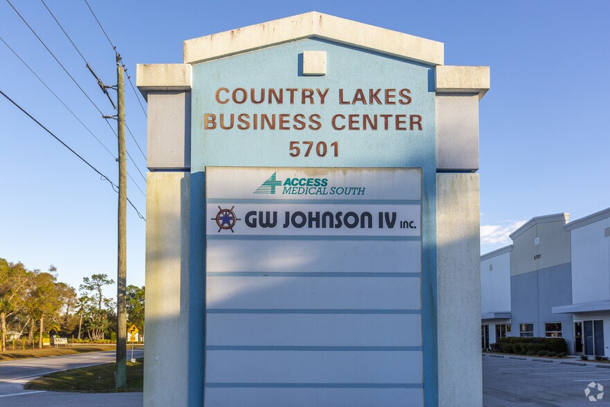 More Photos Of 5701 Country Lakes Dr, Fort Myers Service For Lease