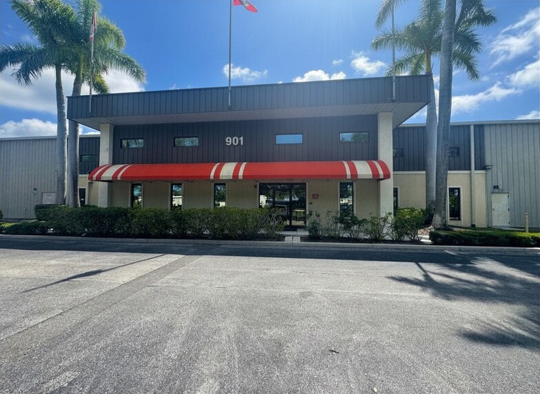 More Photos Of 901 Industrial Blvd, Naples Manufacturing For Sale