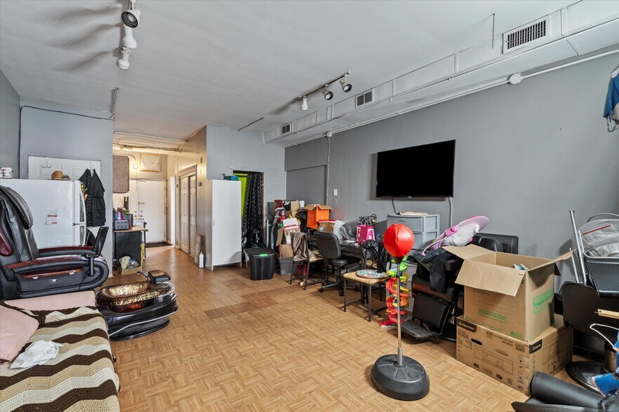 More Photos Of 5546 S Archer Ave, Chicago General Retail For Sale