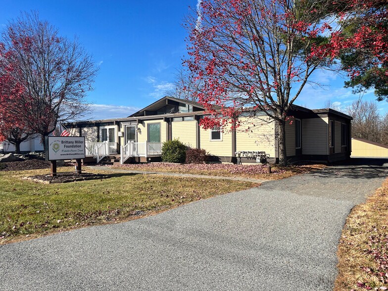 Primary Photo Of 1191 Dolsontown Rd, Middletown Loft Creative Space For Sale