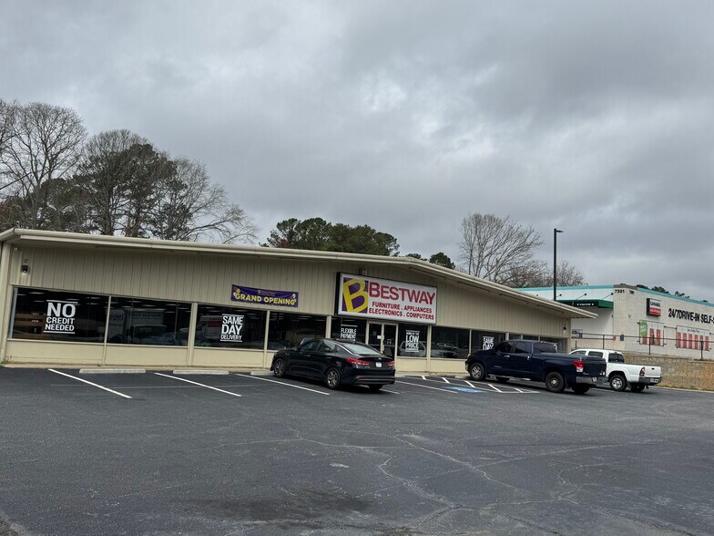 Primary Photo Of 7401 Tara Blvd, Jonesboro Freestanding For Sale