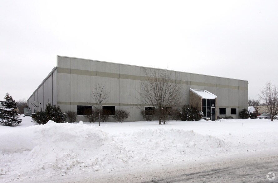 More Photos Of 16707 Southpark Dr, Westfield Warehouse For Lease
