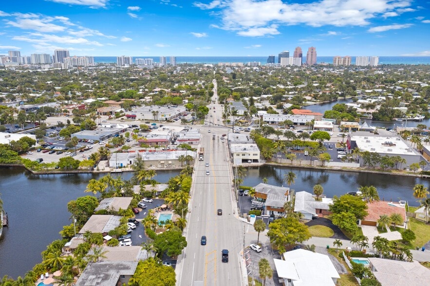 More Photos Of 2200 NE 26th St, Wilton Manors Office For Sale