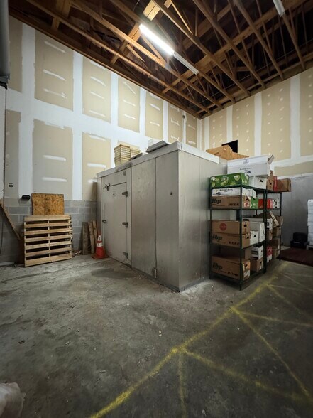 More Photos Of 210-212 Cambria Ave, Pleasantville Unknown For Lease