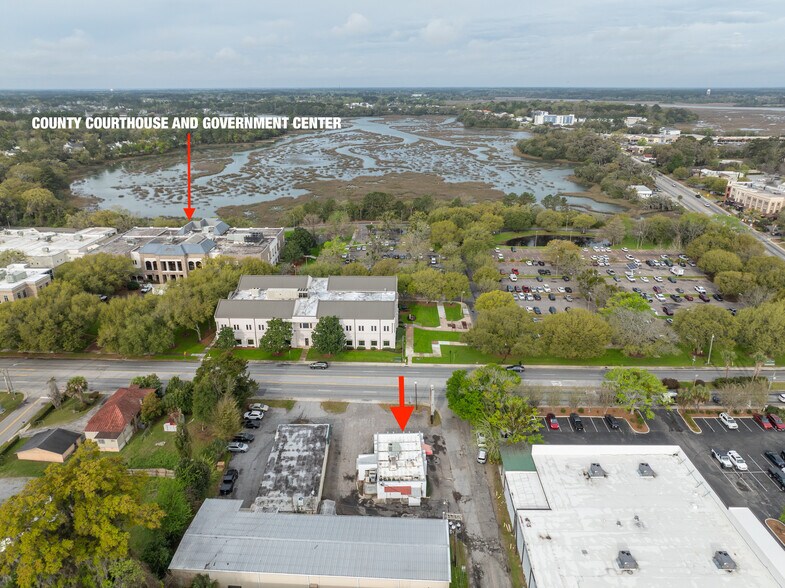More Photos Of 111 Ribaut Rd, Beaufort General Retail For Sale