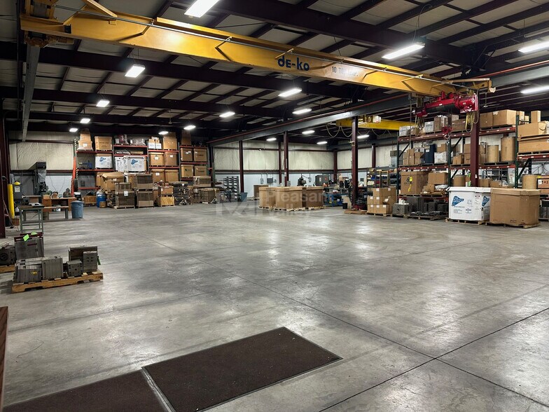 More Photos Of 9107 Pleasantwood Ave NW, North Canton Warehouse For Lease