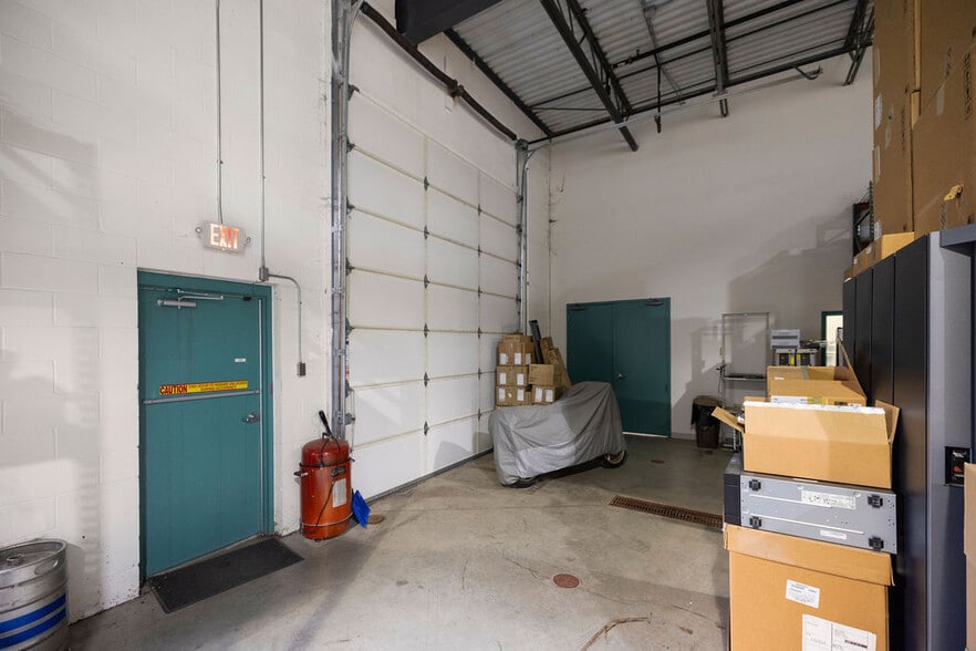 More Photos Of 3209 Terminal Dr, Eagan Warehouse For Sale