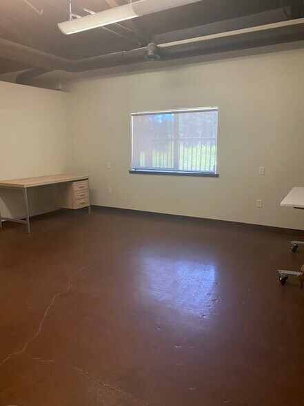 More Photos Of 540 National Ave, Tahoe Vista Manufacturing For Lease