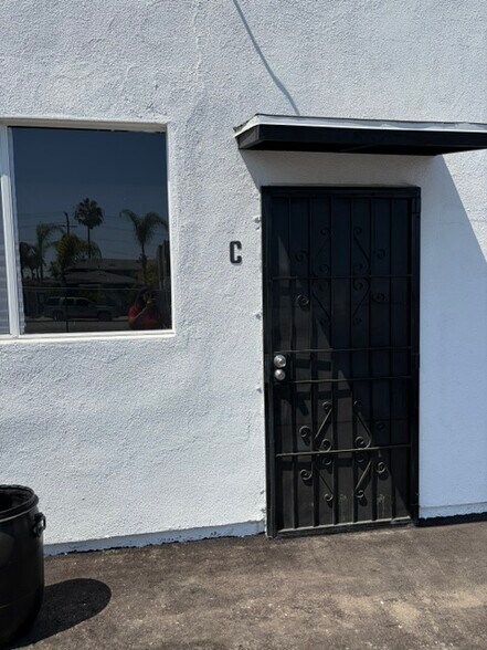 More Photos Of 3739 W Slauson Ave, Los Angeles Storefront For Lease