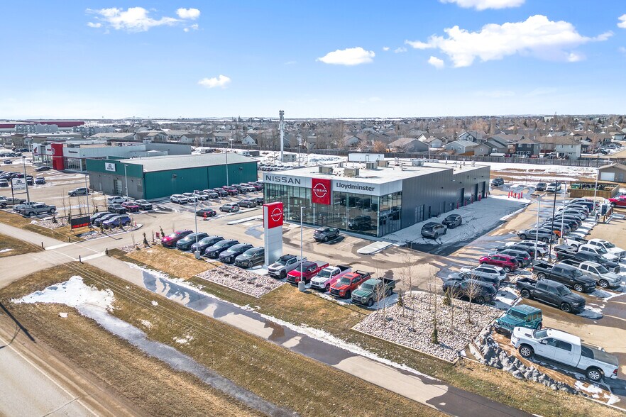 More Photos Of 2202 50 Av, Lloydminster Auto Dealership For Sale