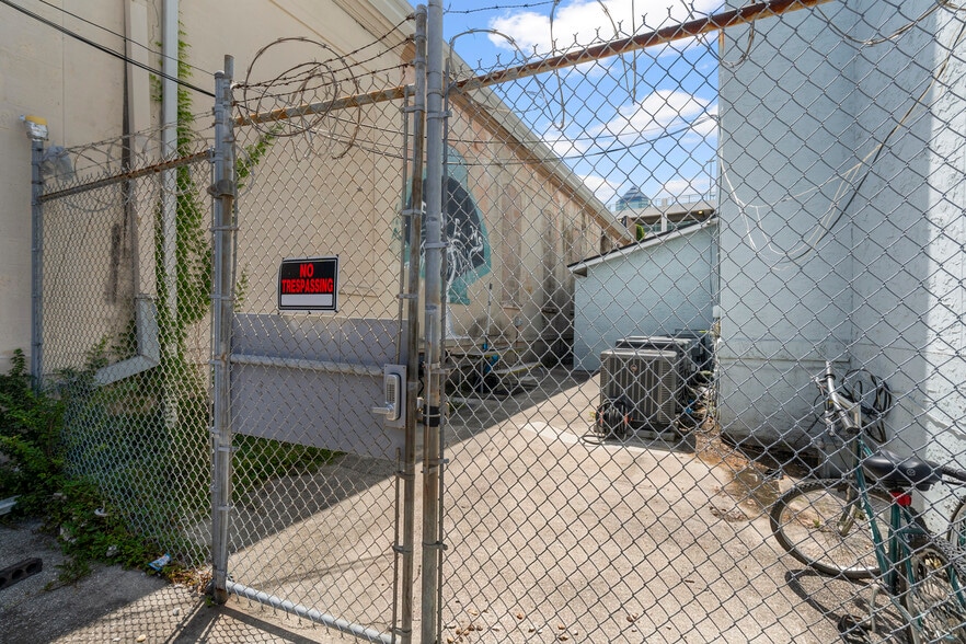 More Photos Of 129 N Market St, Jacksonville Multifamily For Sale
