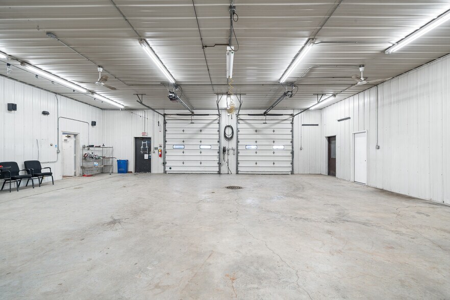 More Photos Of 600 Nathan Ln, Elkhorn Industrial For Lease