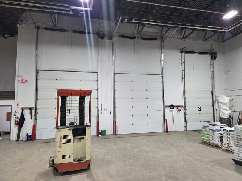 More Photos Of 2116 Mint Dr, Lansing Warehouse For Sale
