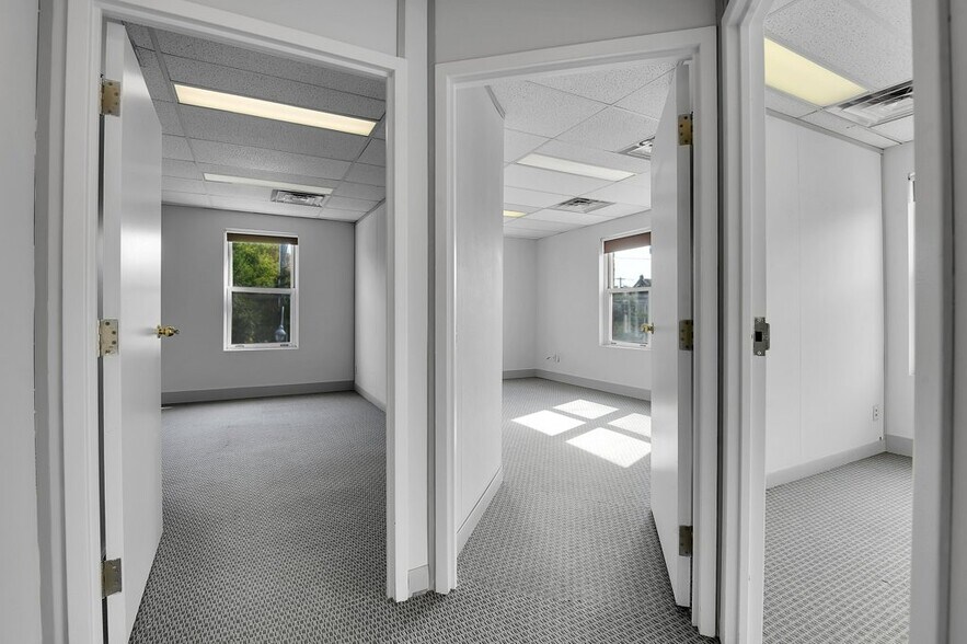 More Photos Of 104-118 Preston St, Ottawa Storefront Retail Residential For Lease