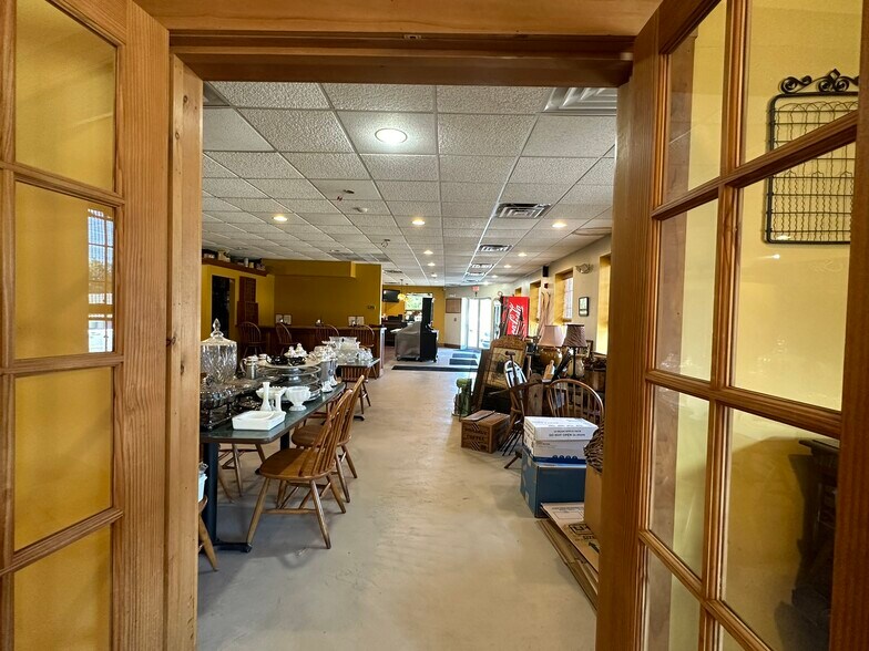 More Photos Of 194 Main St, Amesbury Restaurant For Sale