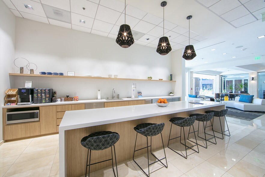 More Photos Of 770 The City Dr S, Orange Unknown For Lease