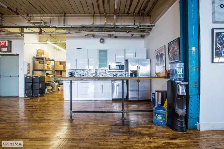 More Photos Of 218 Newell St, Brooklyn Manufacturing For Lease