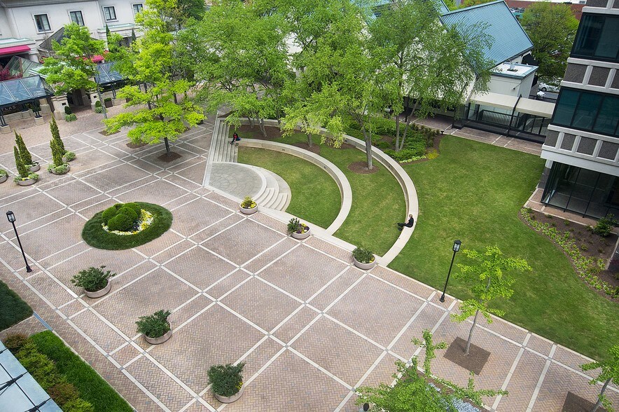 More Photos Of 3060 Peachtree Rd NW, Atlanta Unknown For Lease