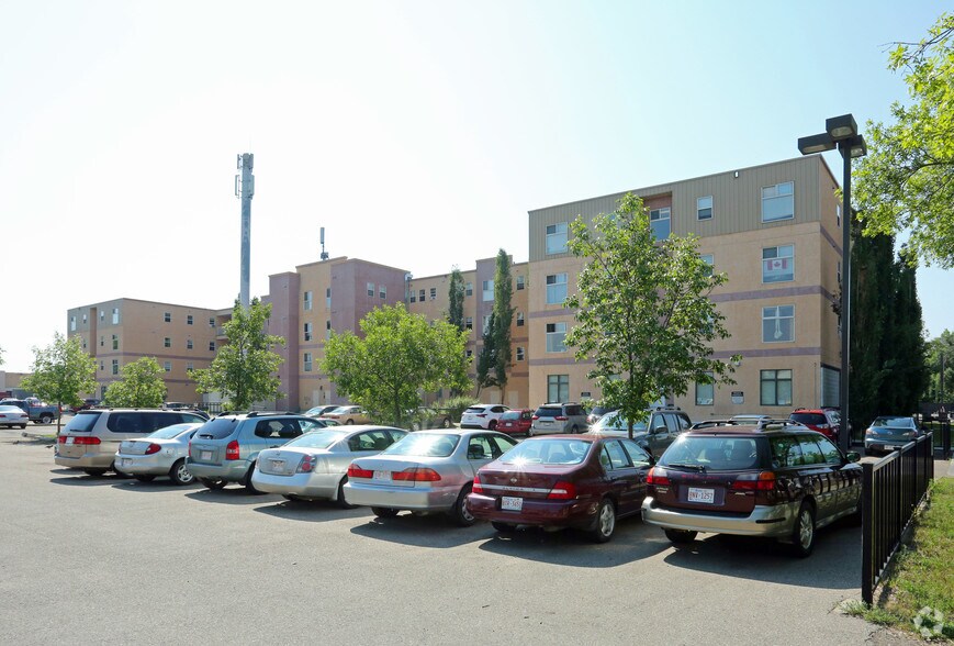 More Photos Of 8920 118 Av NW, Edmonton Apartments For Lease