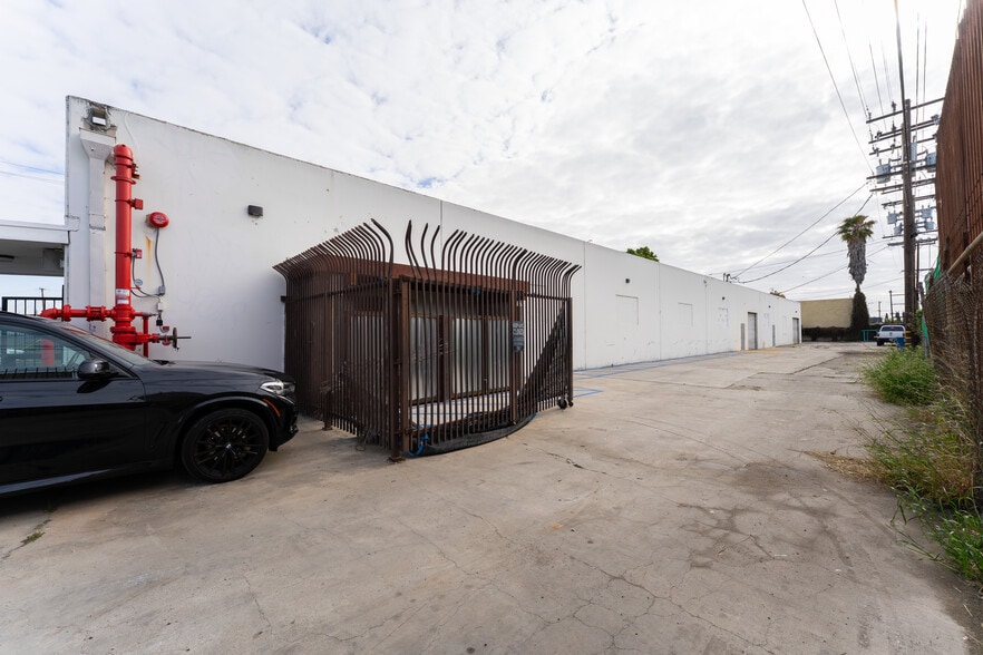 More Photos Of 2728 N Slater Ave, Compton Warehouse For Lease
