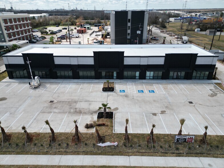 Primary Photo Of 1247 S 13th St, La Porte Flex For Lease