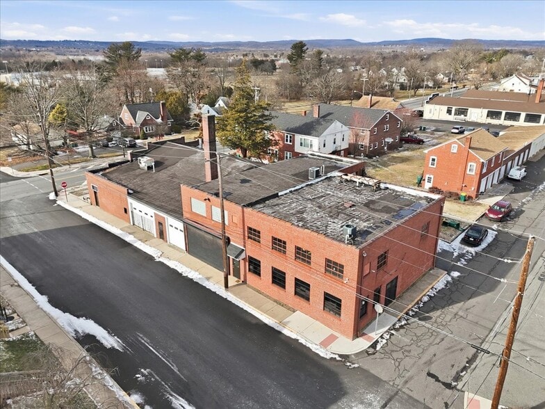 Primary Photo Of 800 Main St, Red Hill Light Manufacturing For Sale