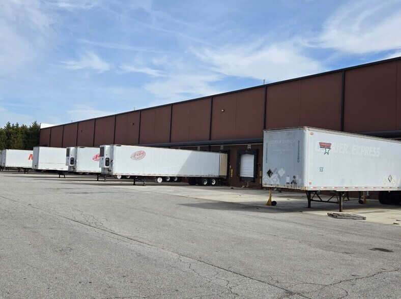 More Photos Of 5535 Rafe Ct, Flowery Branch Manufacturing For Lease