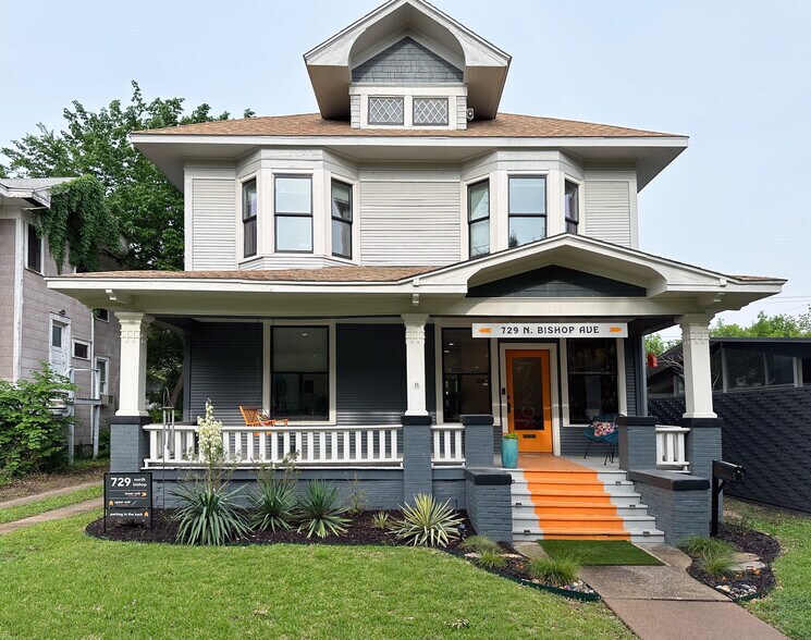 More Photos Of 729 N Bishop Ave, Dallas Office For Sale