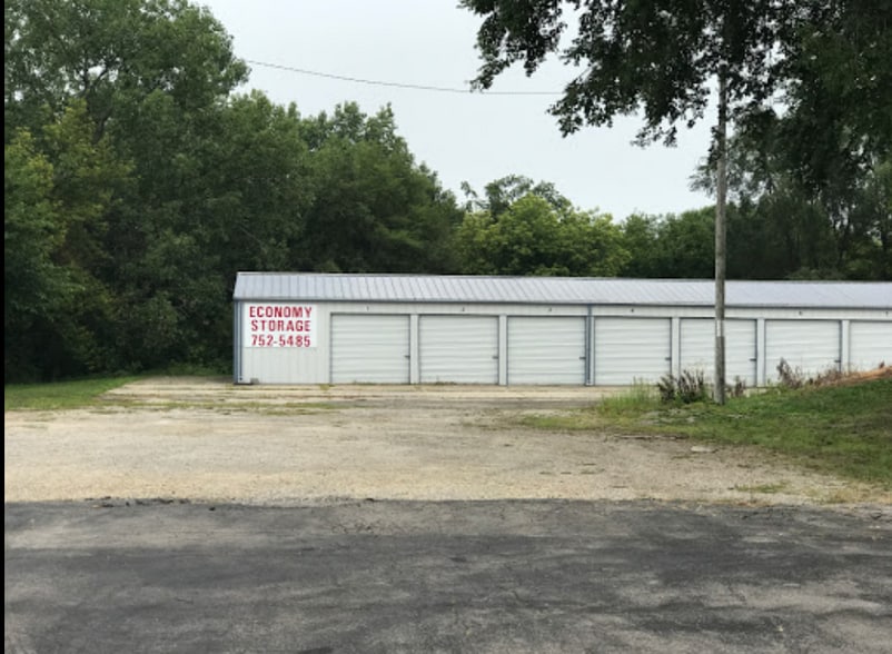 More Photos Of 3108 S Center St, Marshalltown Hotel For Sale